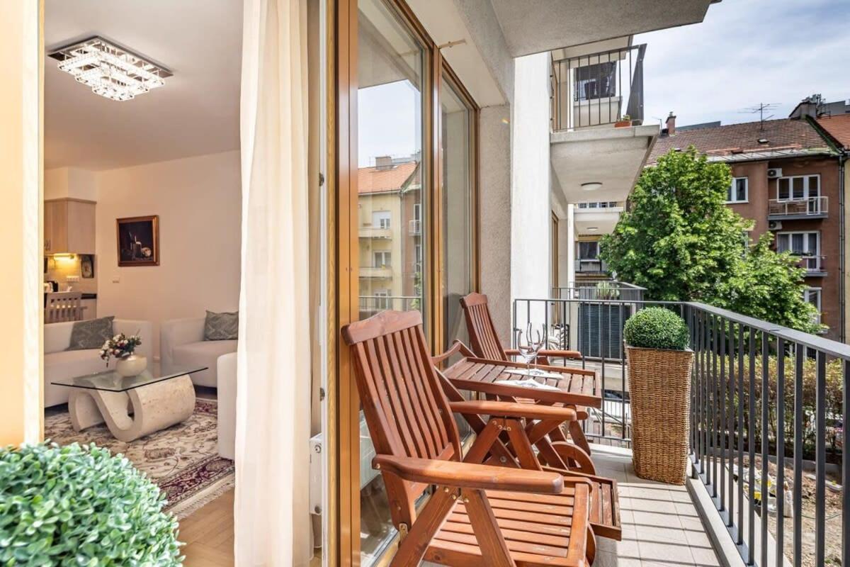 Homey Apartment With Ac And Balcony Budapest Eksteriør billede
